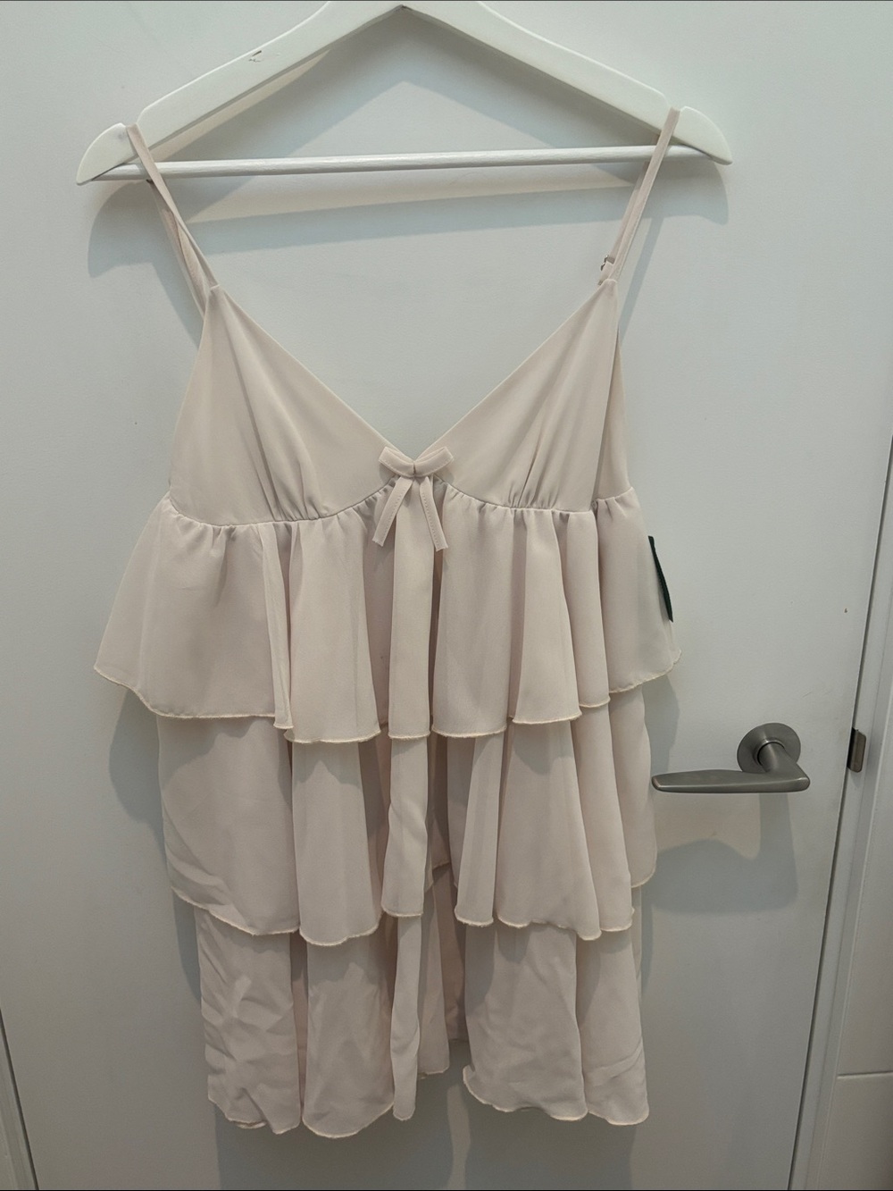 MOTEL - BNWT Tiered Ruffle Babydoll Mini Dress Off White/Birch colour